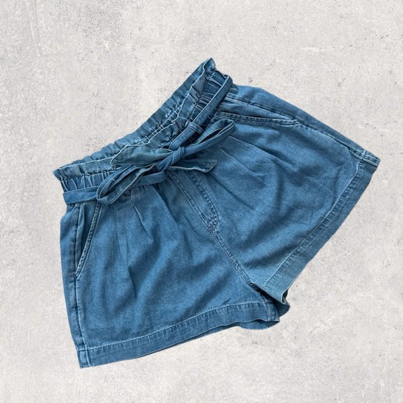 American Eagle Outfitters Pants - American Eagle Blue Denim Paper Bag Tie High Rise Pockets 2.5” inseam Shorts M